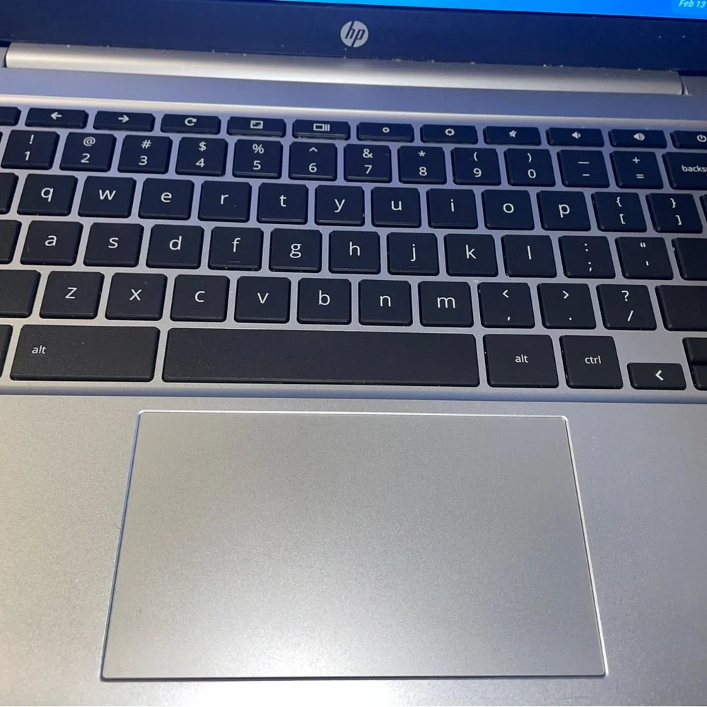 HP 2020 Flagship 14 Chromebook barely used